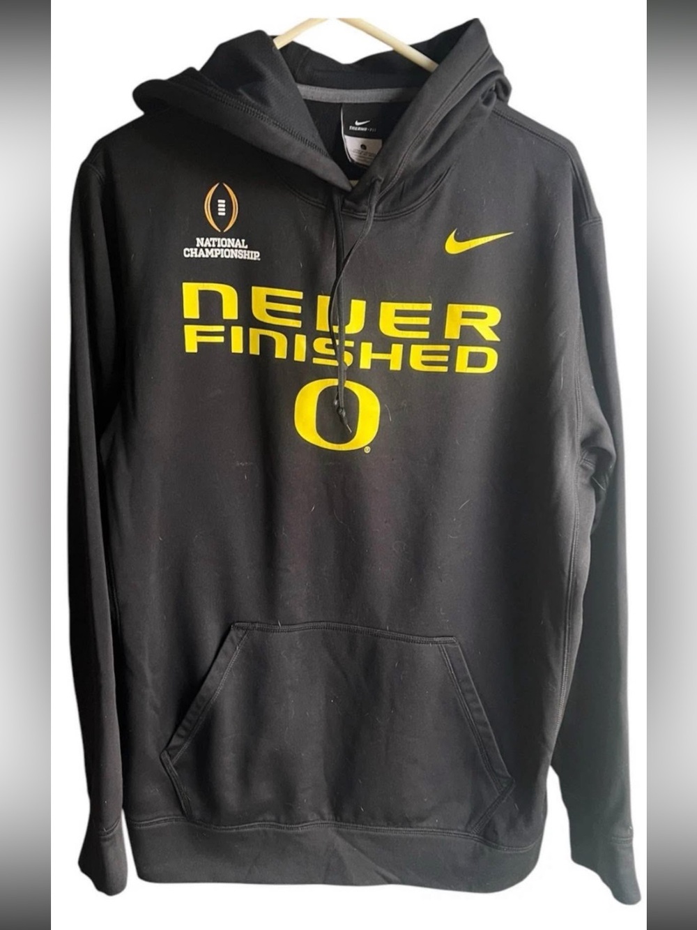 Nike Men's Oregon Ducks 2021 Player Sideline Pullover Hoodie 'Never Finished'